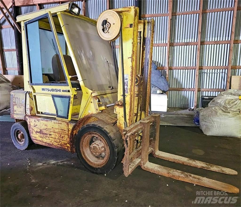 Mitsubishi FD25 Дизельні навантажувачі