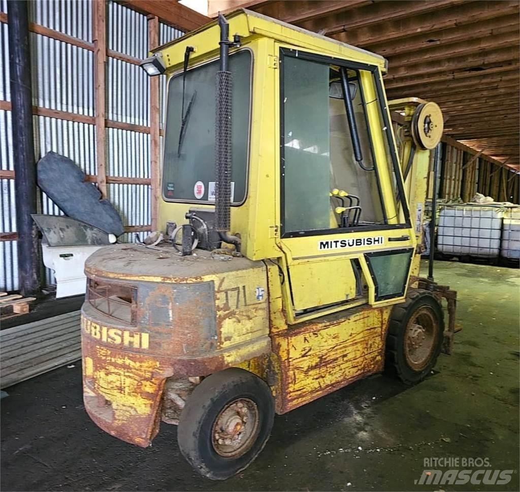 Mitsubishi FD25 Дизельні навантажувачі