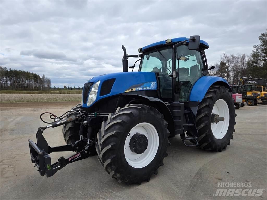 New Holland T7030 Трактори