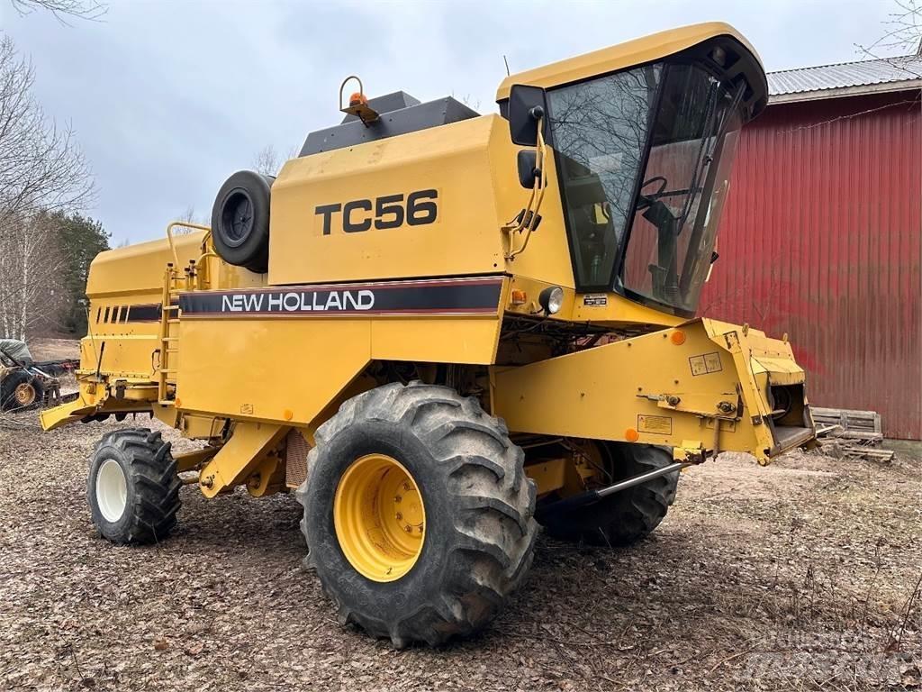 New Holland TC56 Зернозбиральні комбайни