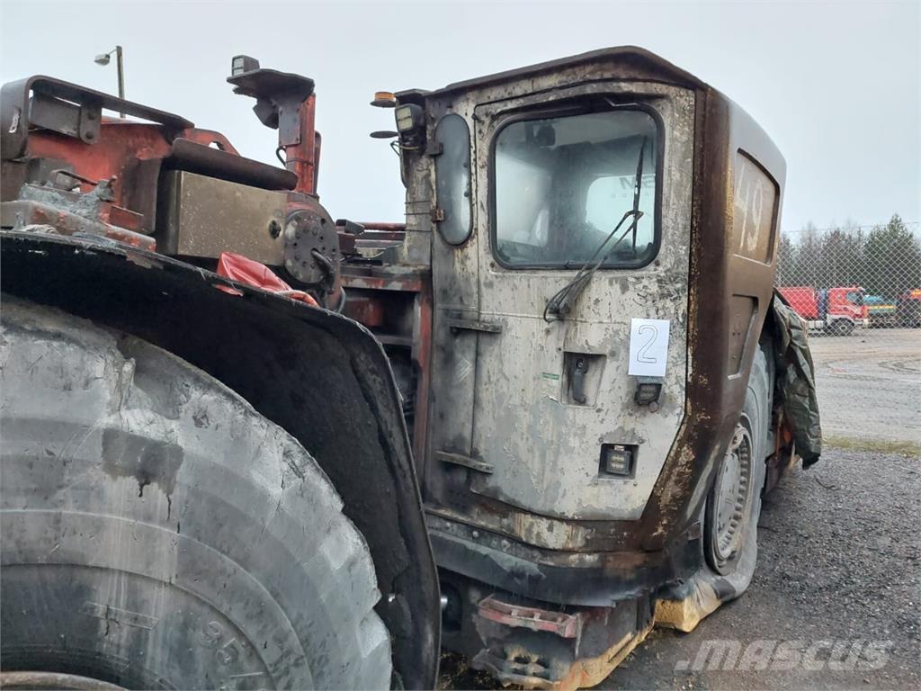 Sandvik TORO 621 Фронтальні навантажувачі