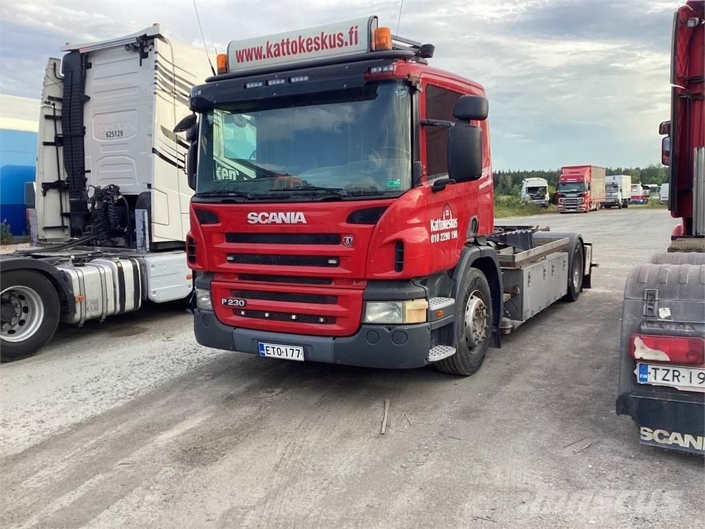 Scania P 320 Вантажівки з гаковим підйомом