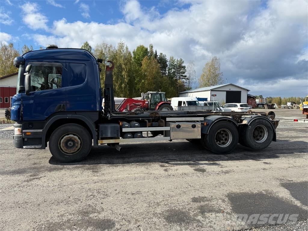Scania P420 6x2 Вантажівки з гаковим підйомом