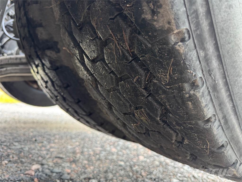 Scania R560 Тягачі