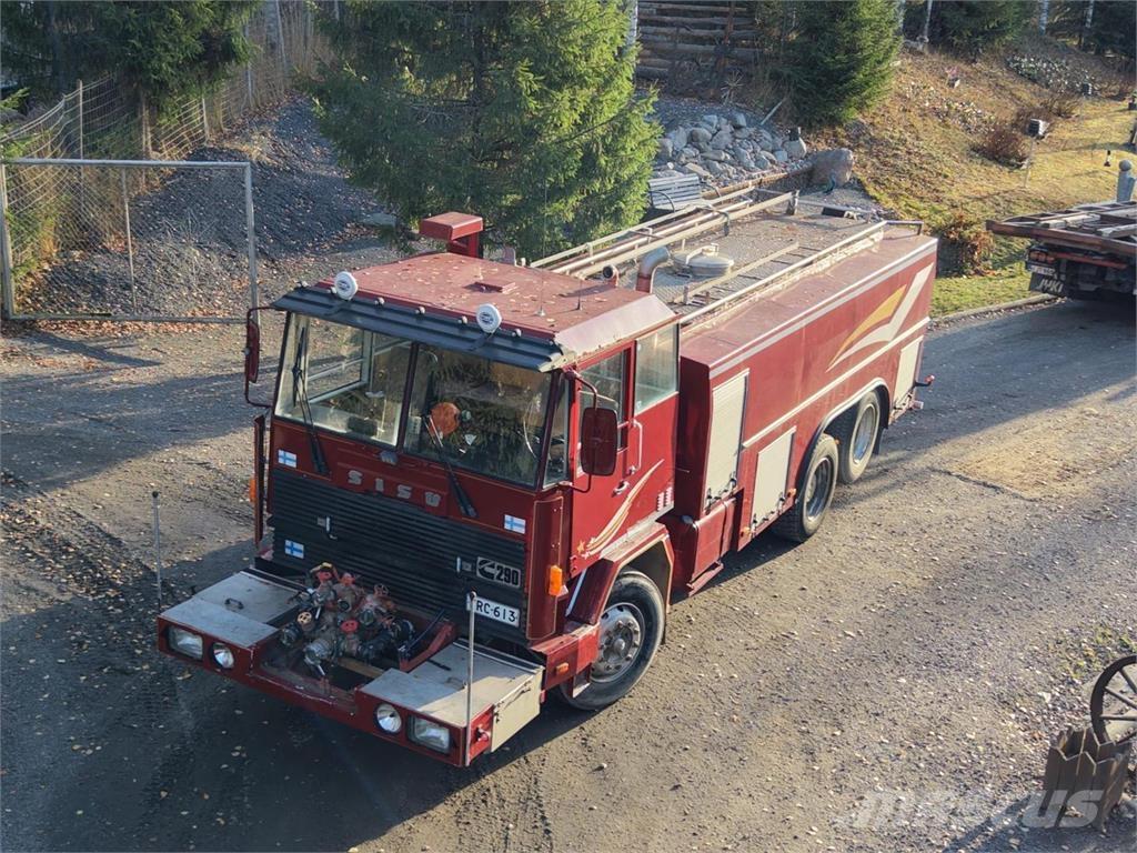 Sisu Paloauto 6X2 Вантажівки / спеціальні