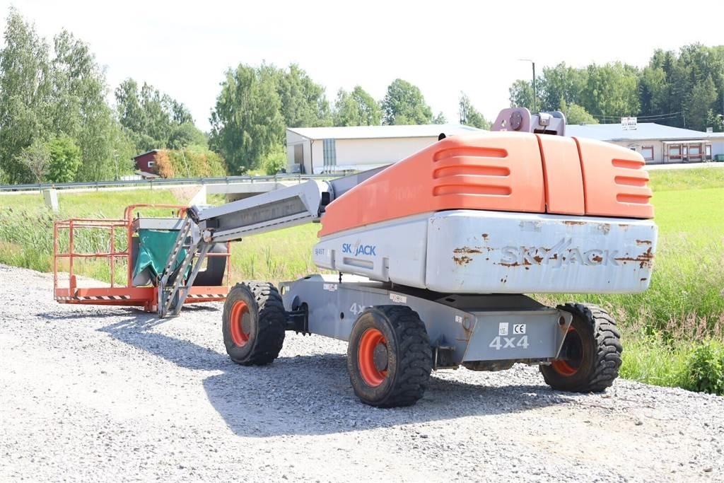 SkyJack SJ 45T Вертикальні щоглові підйомники