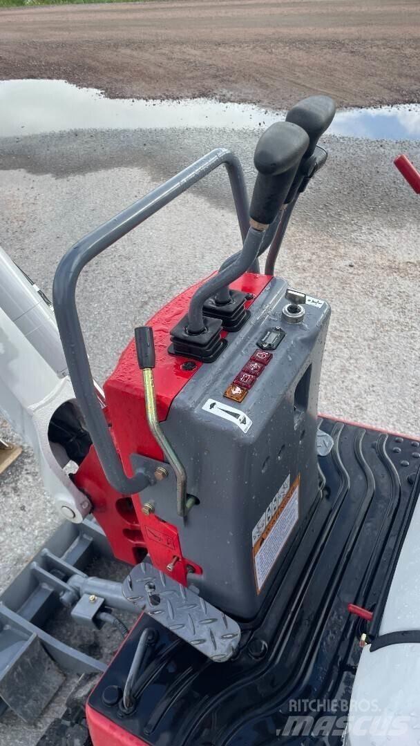 Takeuchi TB210R Міні-екскаватори < 7т