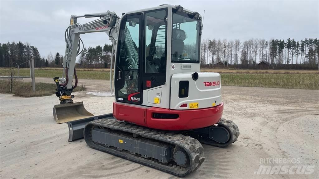 Takeuchi TB257FR Міні-екскаватори < 7т