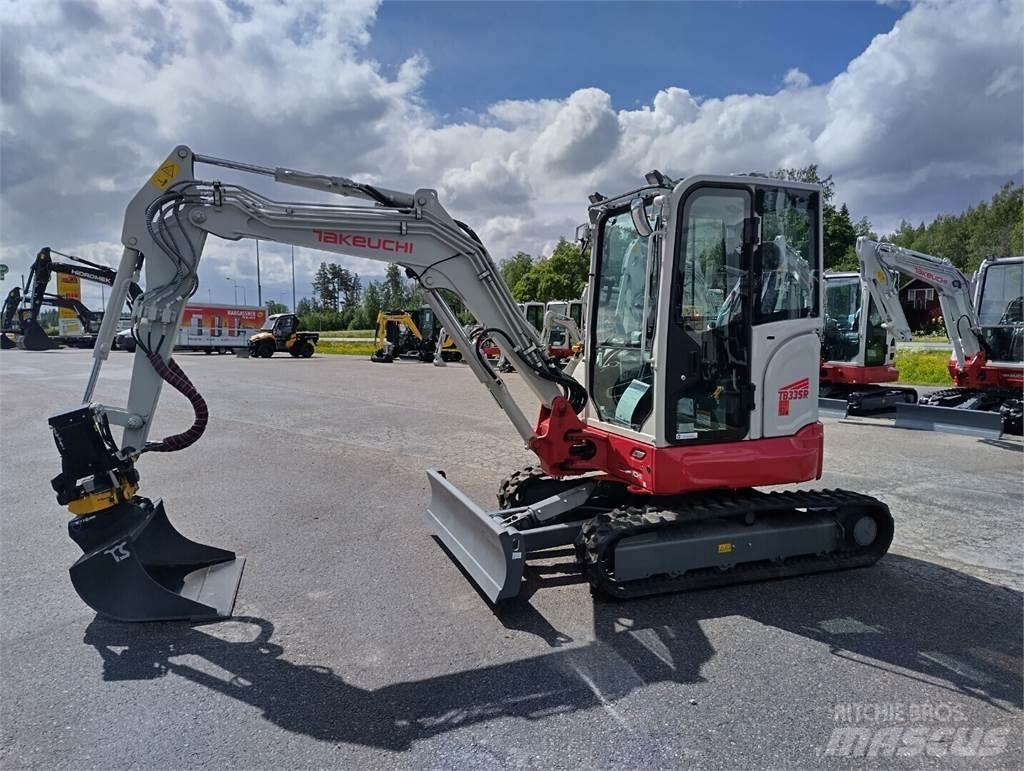 Takeuchi TB335R Міні-екскаватори < 7т