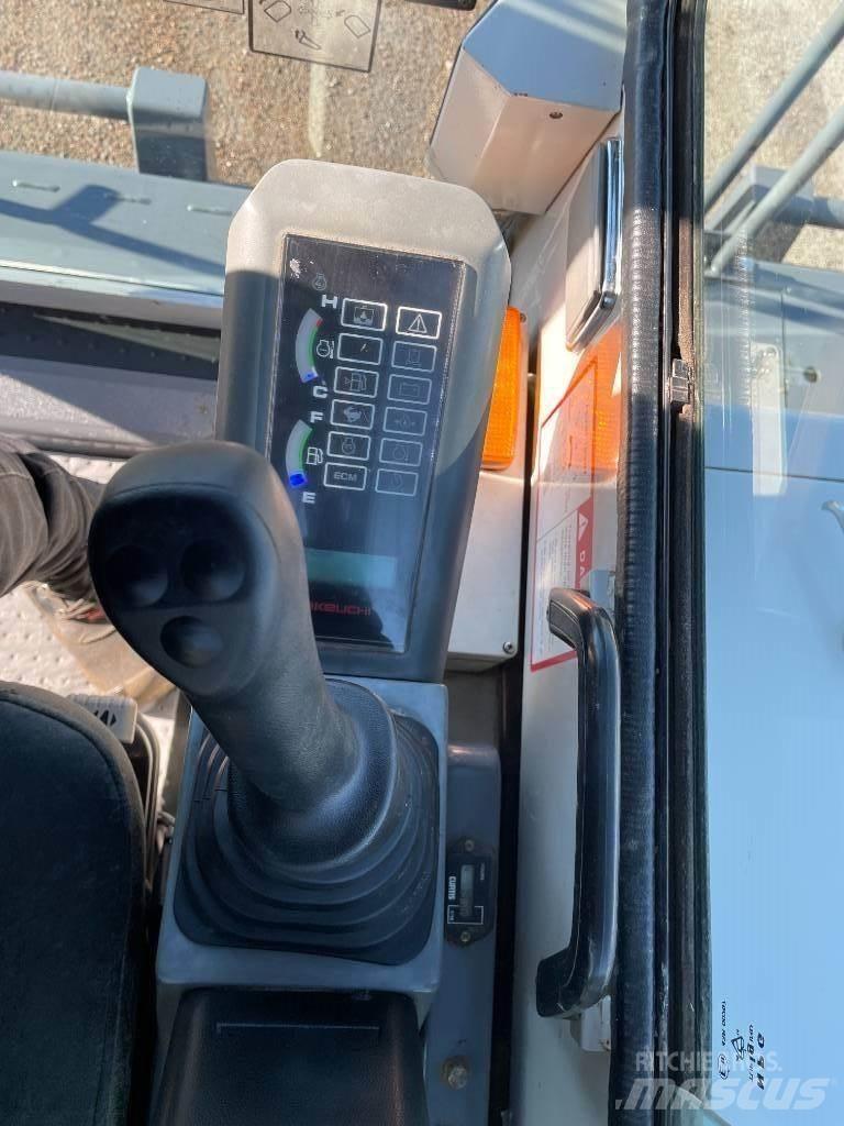 Takeuchi TCR50 Гусеничні самоскиди