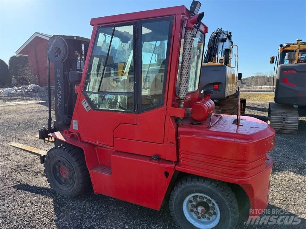 Toyota 02-5 FD35 Дизельні навантажувачі