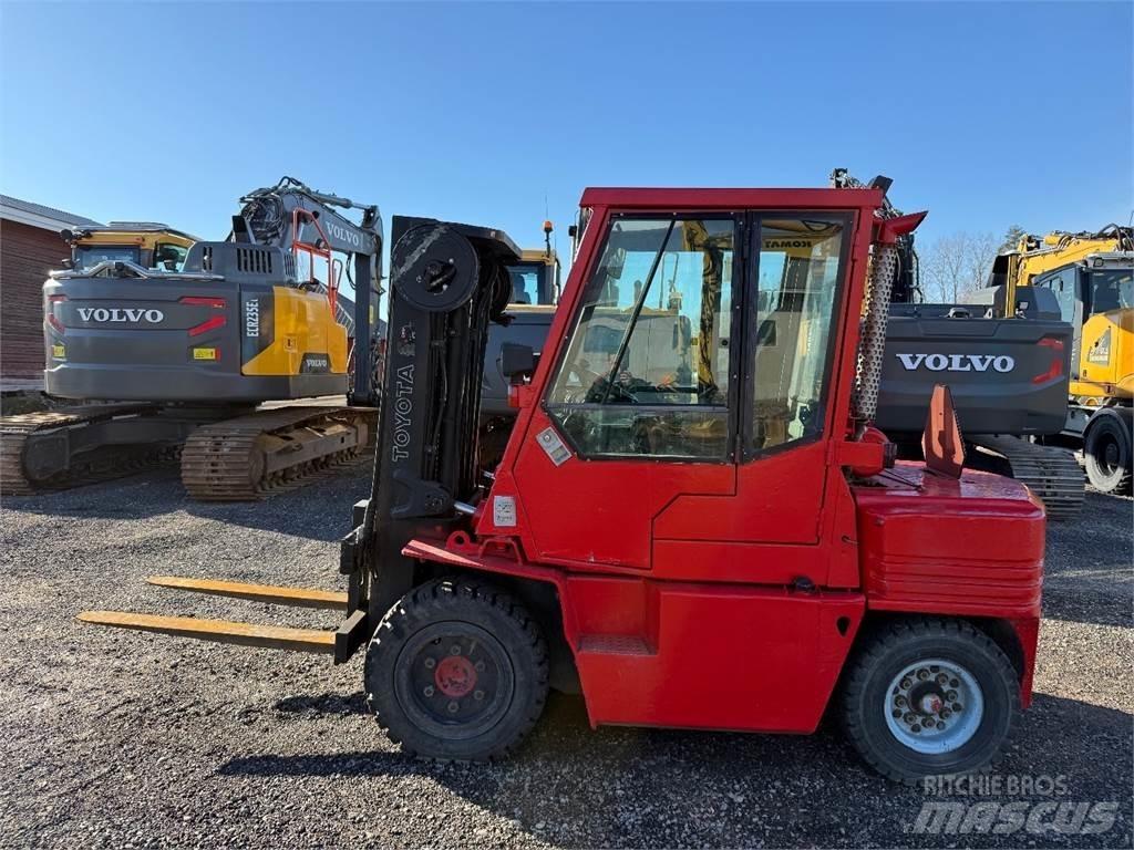 Toyota 02-5 FD35 Дизельні навантажувачі