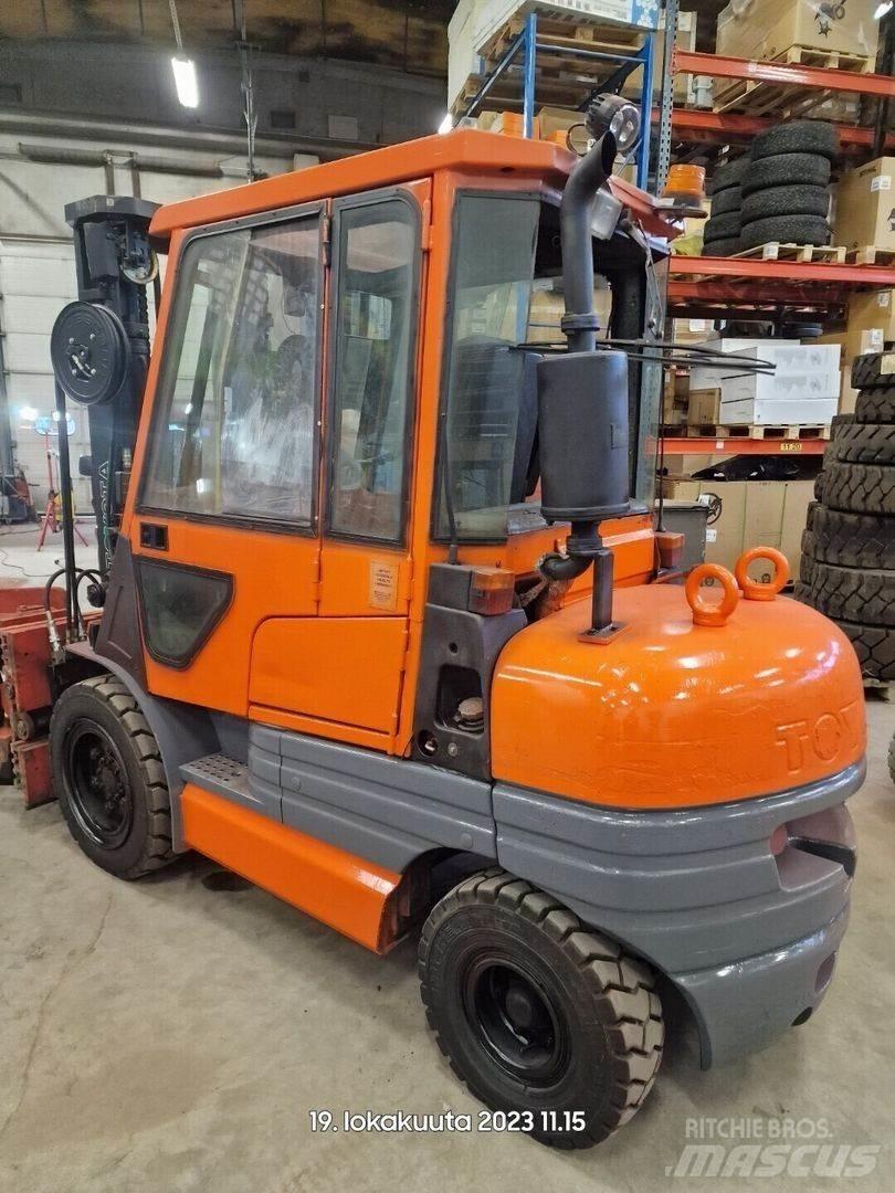 Toyota 02-6FDF30 Дизельні навантажувачі