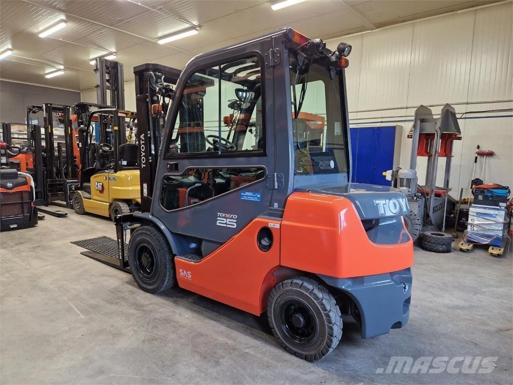 Toyota 02-8FDF25 Дизельні навантажувачі