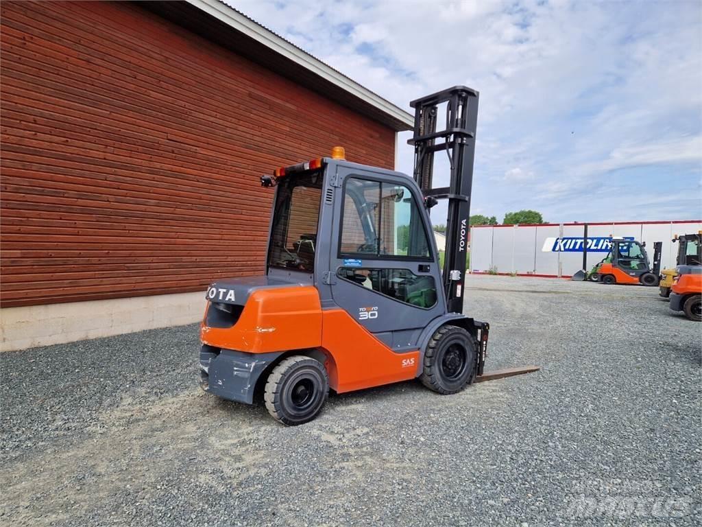 Toyota 02-8FDF30 Дизельні навантажувачі