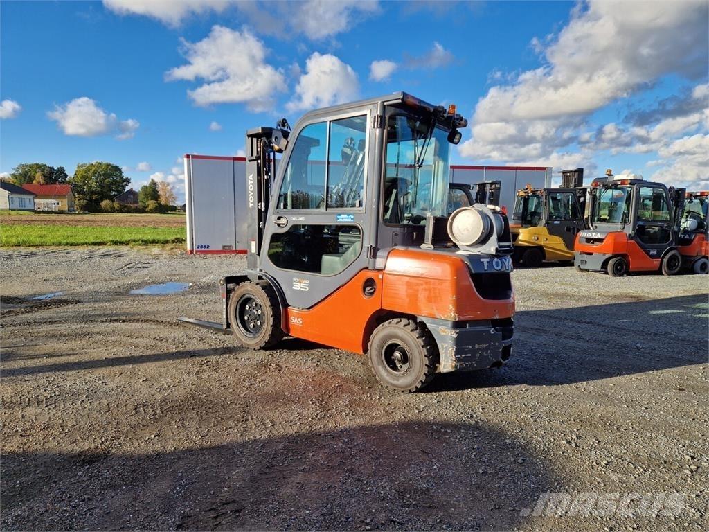 Toyota 02-8FGJF35 Газові навантажувачі