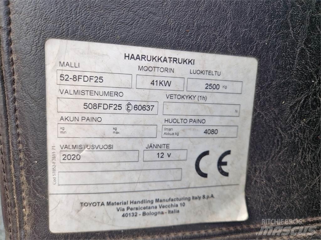 Toyota 52-8FDF25 Дизельні навантажувачі