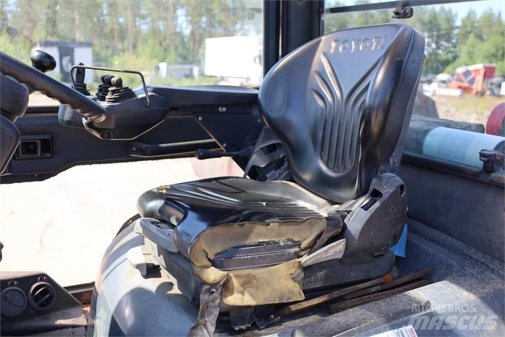 Toyota 7FD40 Дизельні навантажувачі