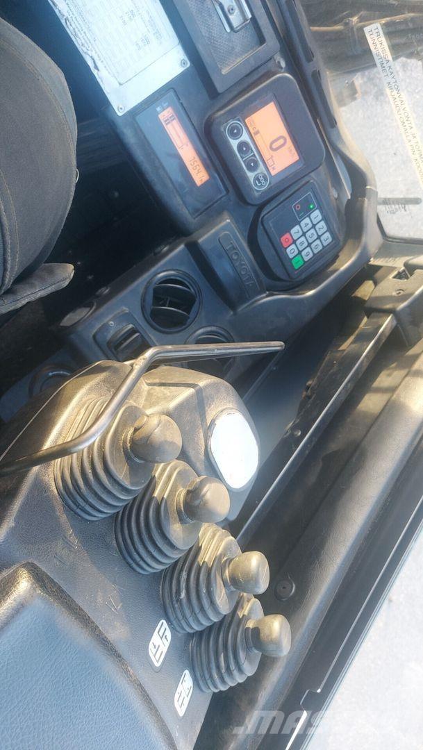 Toyota 8FDF25 Дизельні навантажувачі