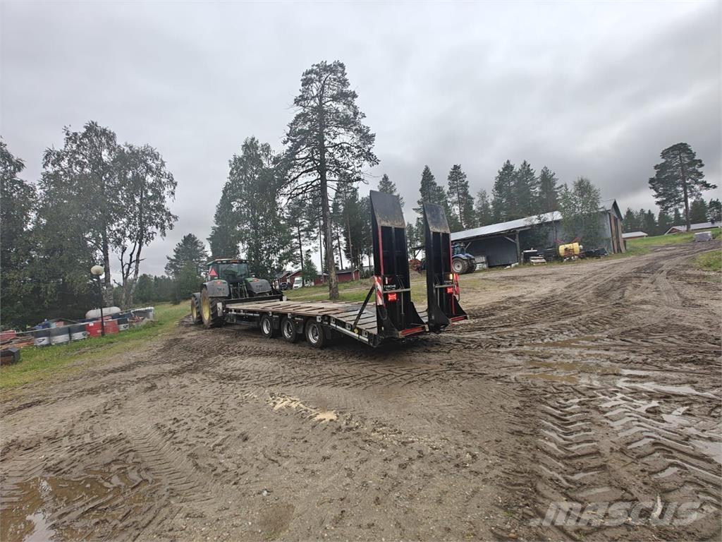 Tyrone 33 T Низькорамні причепи