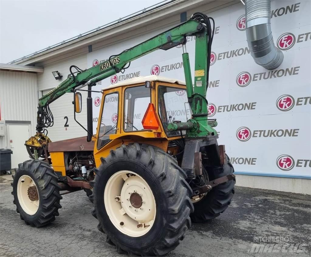 Valmet 802-4 Трактори