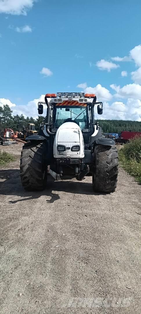 Valtra T 180 Трактори
