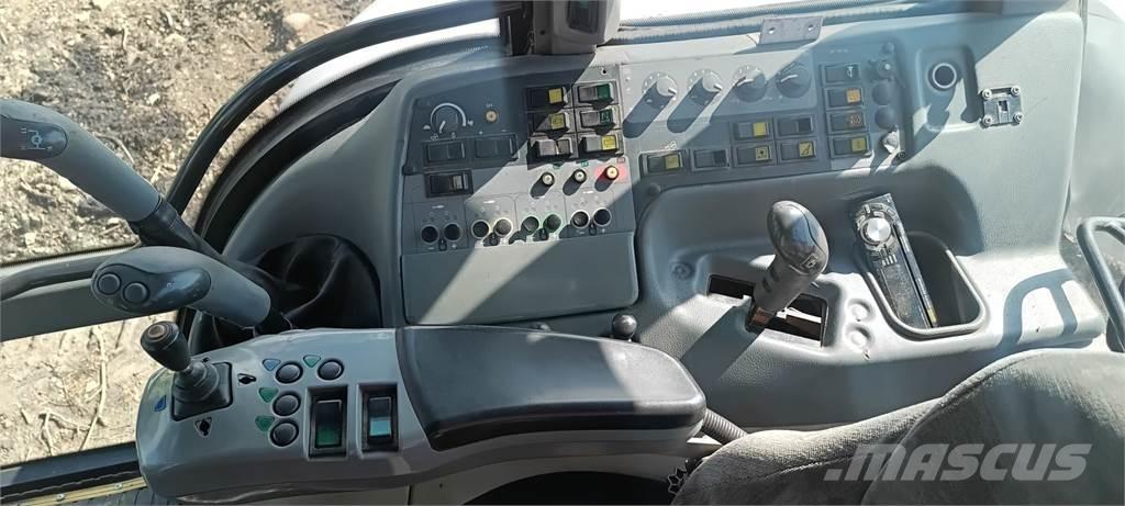 Valtra T 180 Трактори