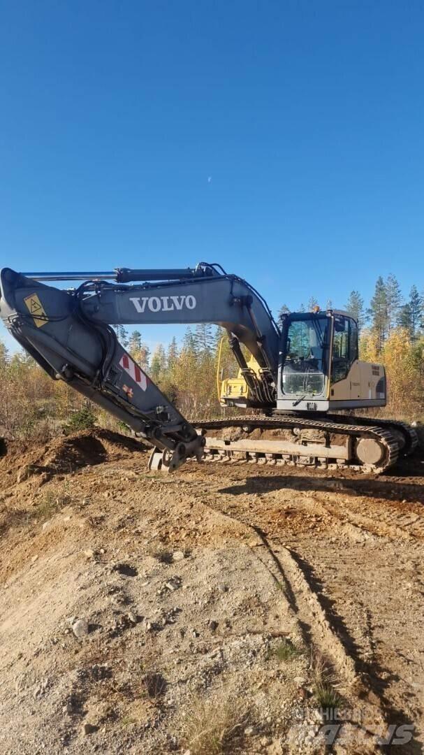 Volvo 210C Гусеничні екскаватори