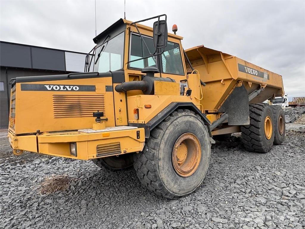 Volvo A 25 C Зчленовані самоскиди