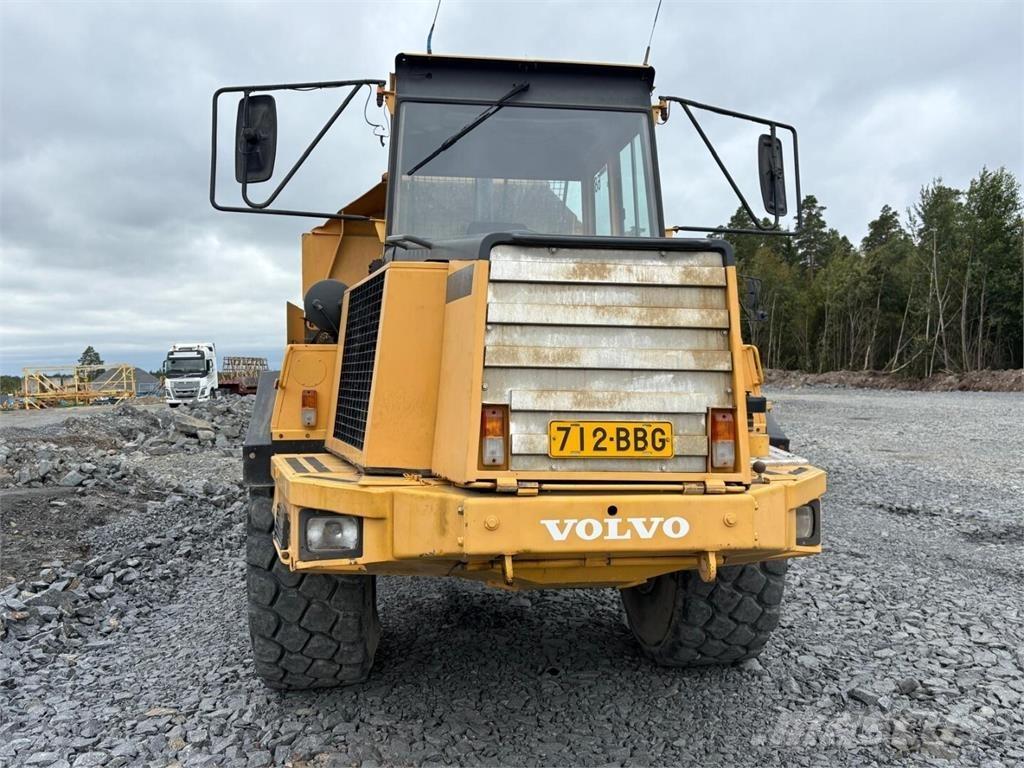 Volvo A 25 C Зчленовані самоскиди