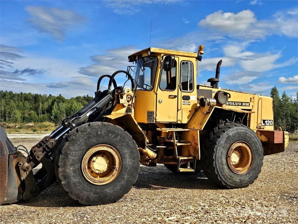 Volvo BM L120 Фронтальні навантажувачі