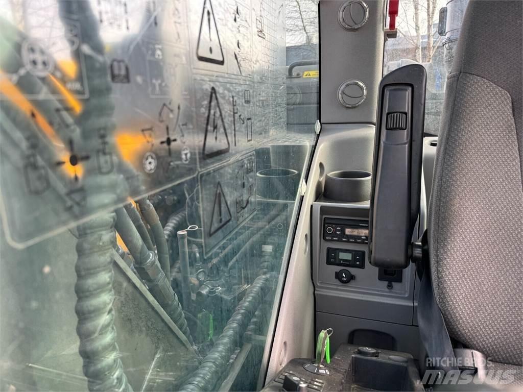 Volvo EC 140 EL Гусеничні екскаватори