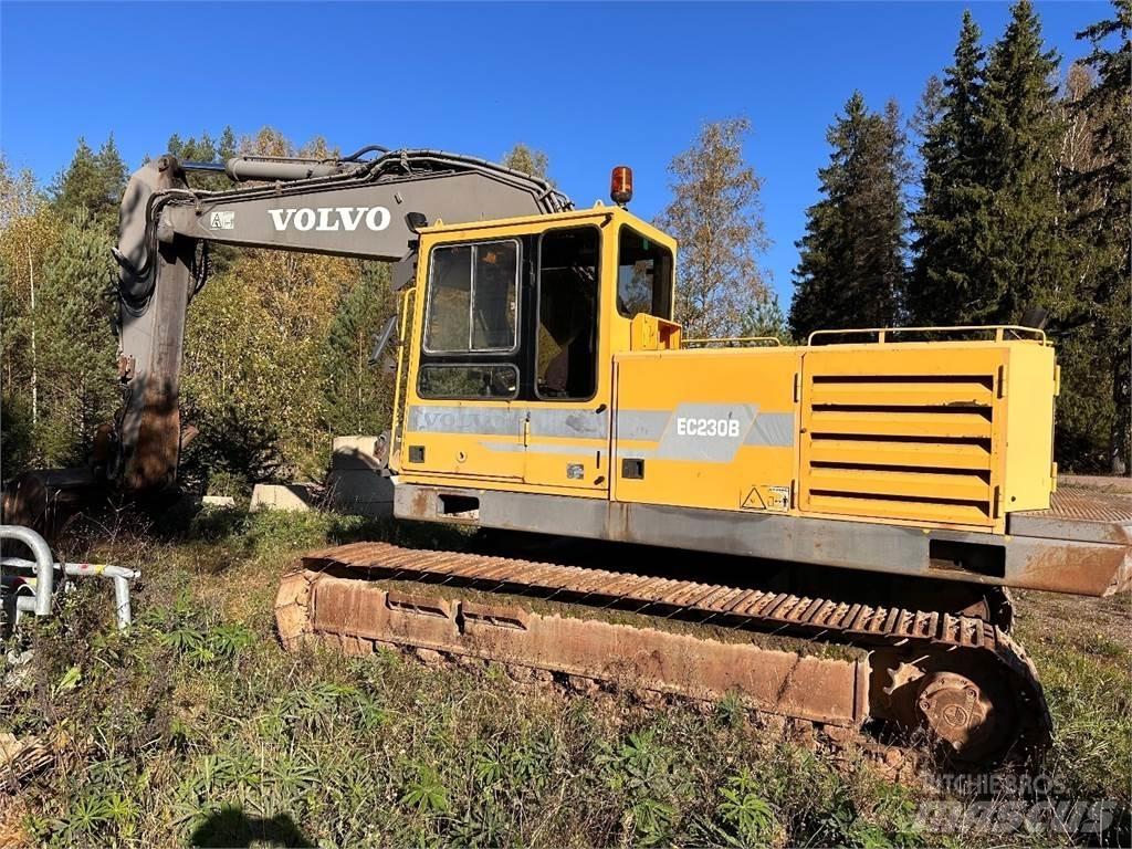 Volvo EC230B Гусеничні екскаватори