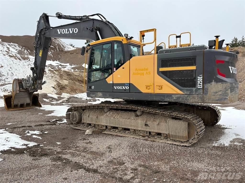 Volvo EC250EL Гусеничні екскаватори