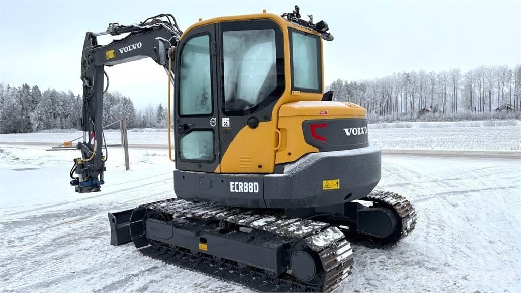 Volvo ECR88D Середні екскаватори 7т. - 12т.