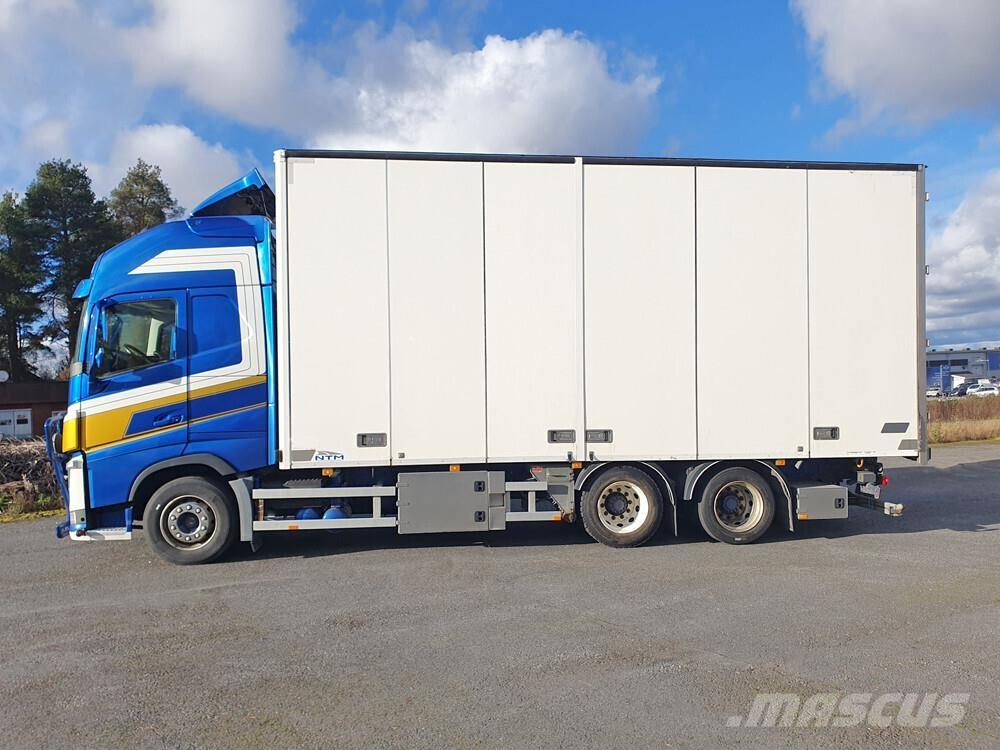 Volvo FH16 6x2 -17 Фургони