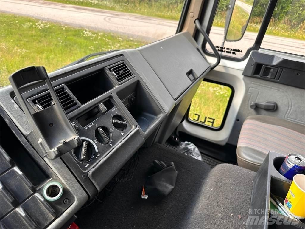 Volvo FLC Фургони