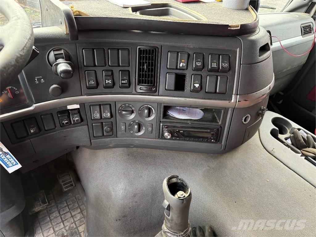 Volvo FM 12 8x4 Вантажівки з гаковим підйомом