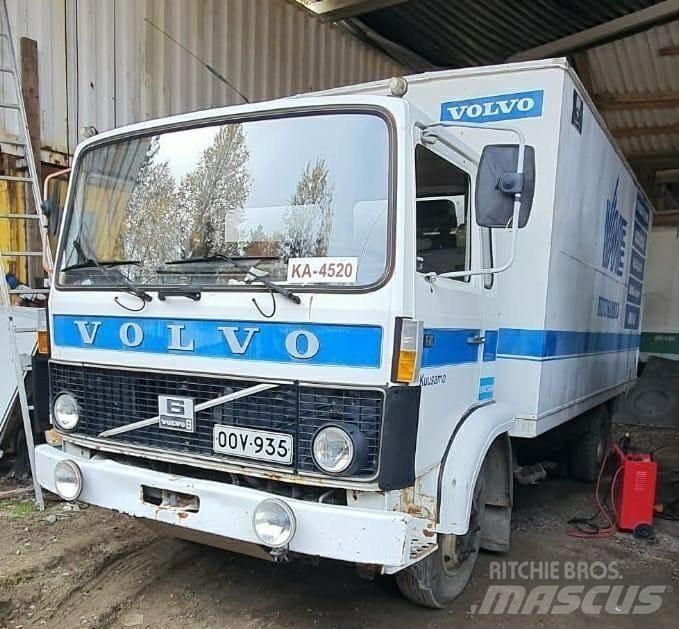 Volvo huoltoauto Фургони