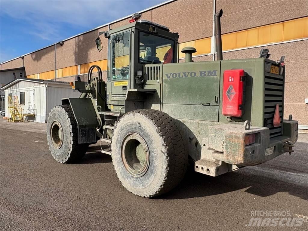 Volvo L 120 B Фронтальні навантажувачі
