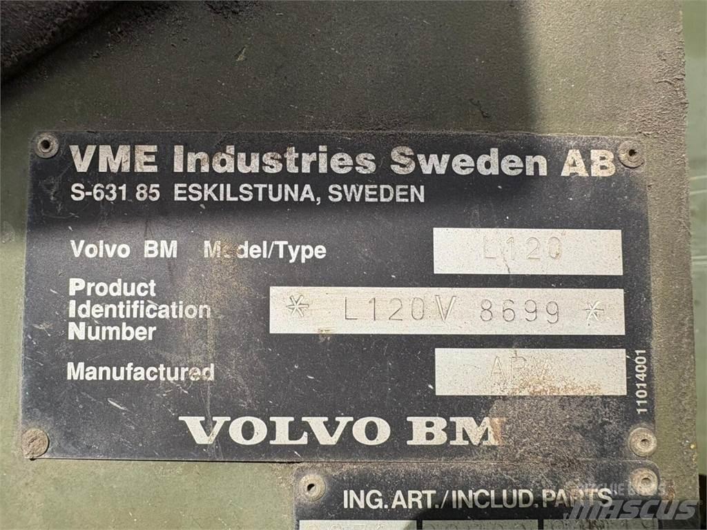 Volvo L 120 B Фронтальні навантажувачі