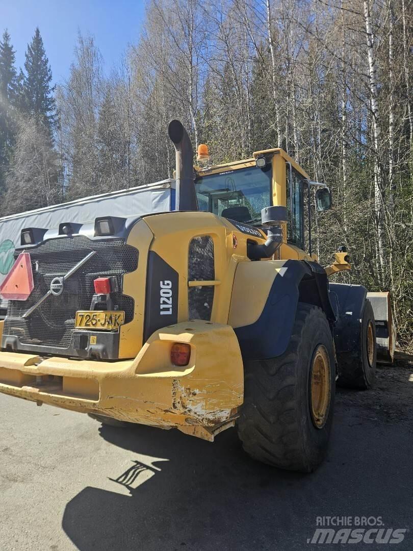 Volvo L 120G Фронтальні навантажувачі