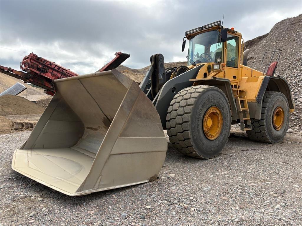 Volvo L 220 E Фронтальні навантажувачі