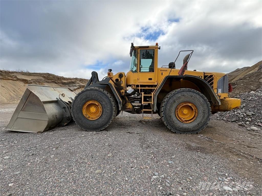 Volvo L 220 E Фронтальні навантажувачі