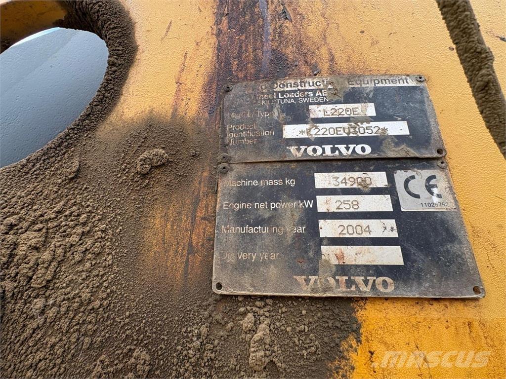 Volvo L 220 E Фронтальні навантажувачі