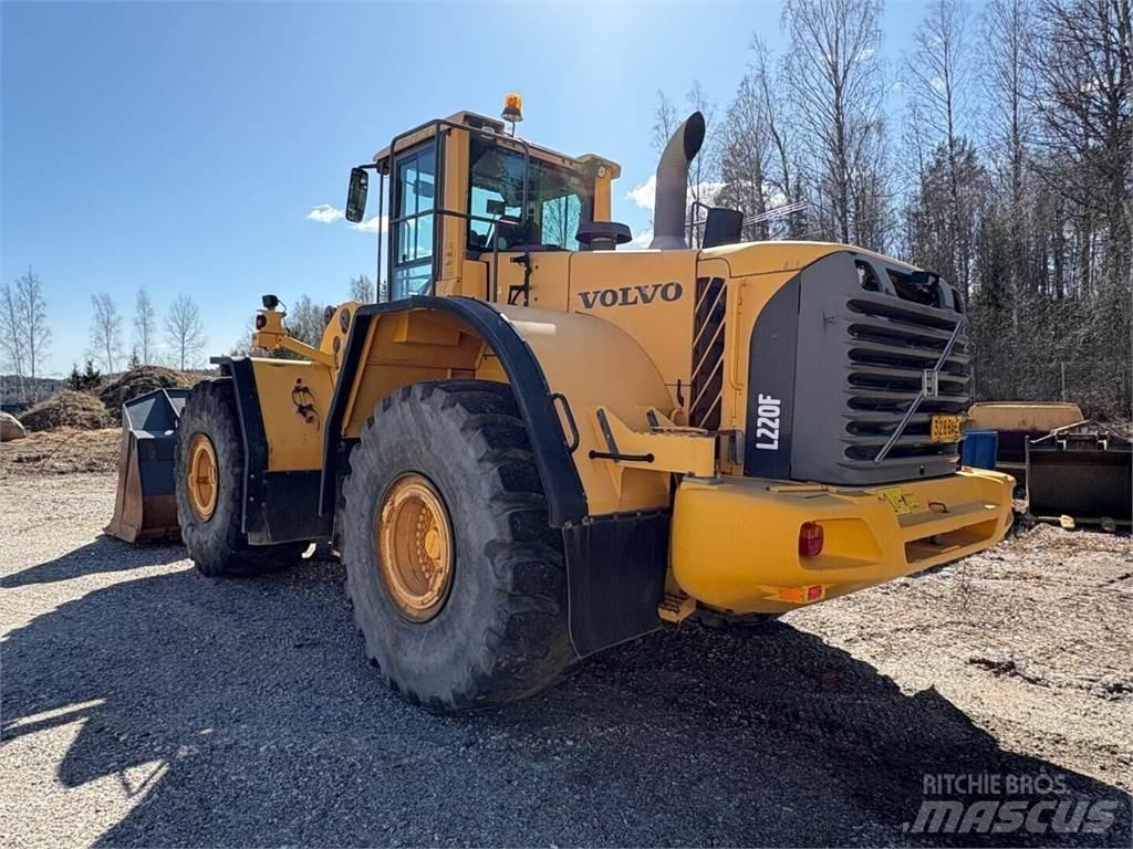 Volvo L 220 F Фронтальні навантажувачі