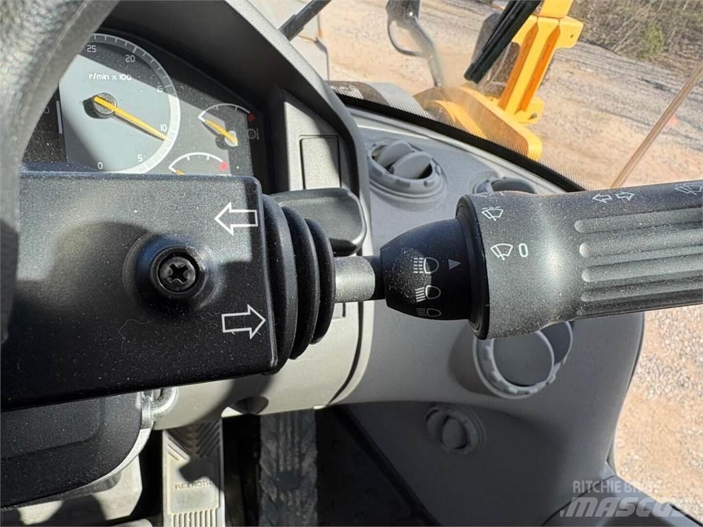 Volvo L 220 H Фронтальні навантажувачі