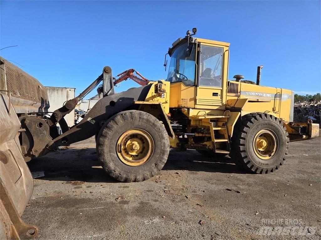 Volvo L120C Фронтальні навантажувачі