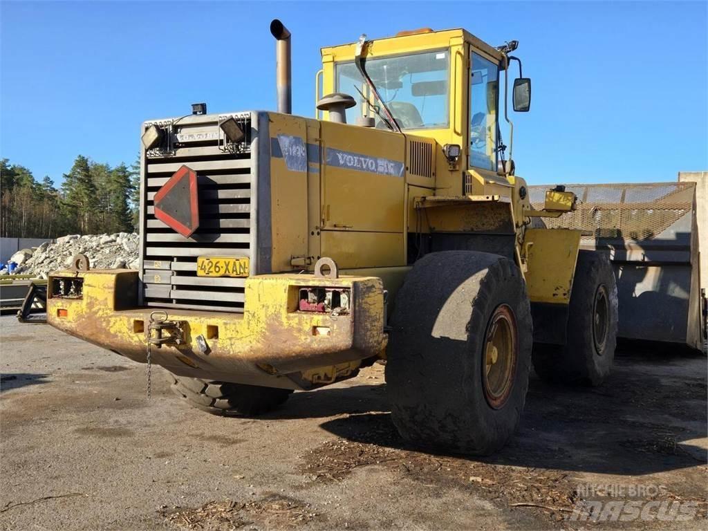 Volvo L120C Фронтальні навантажувачі