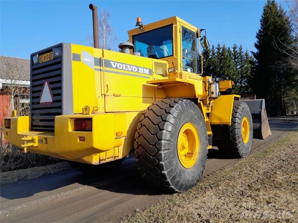 Volvo L120C Фронтальні навантажувачі